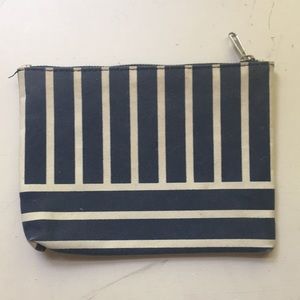 😇 STRIPED MAKEUP BAG